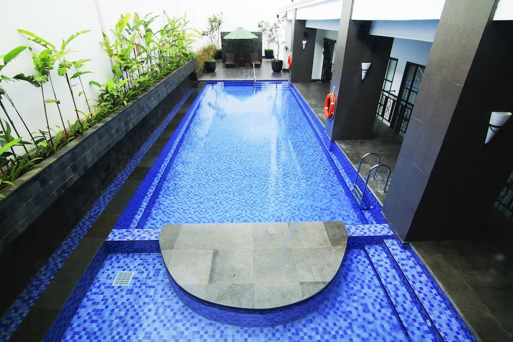 Sutasoma Hotel Jakarta Eksteriør billede